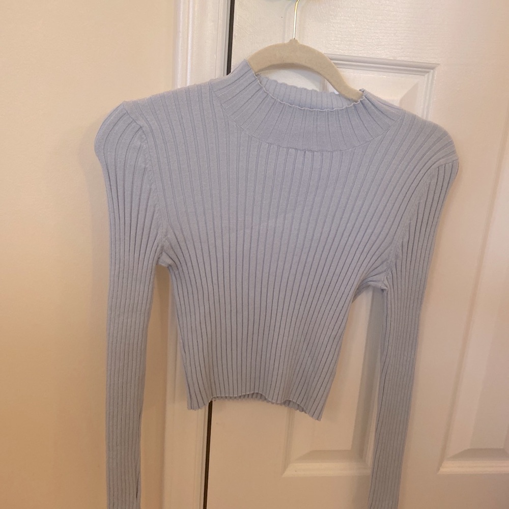 PACSUN (Kendal & Kylie) blue long sleeve crop top.